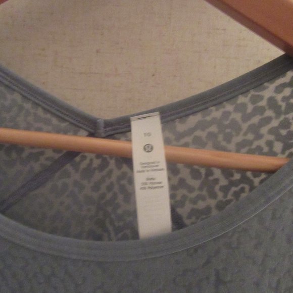 Loop Around Tee - Picture 9 of 12